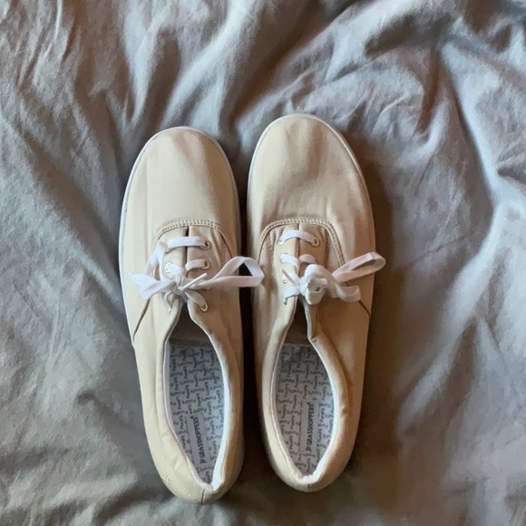 Grasshopers Sneakers - Picture 2 of 4